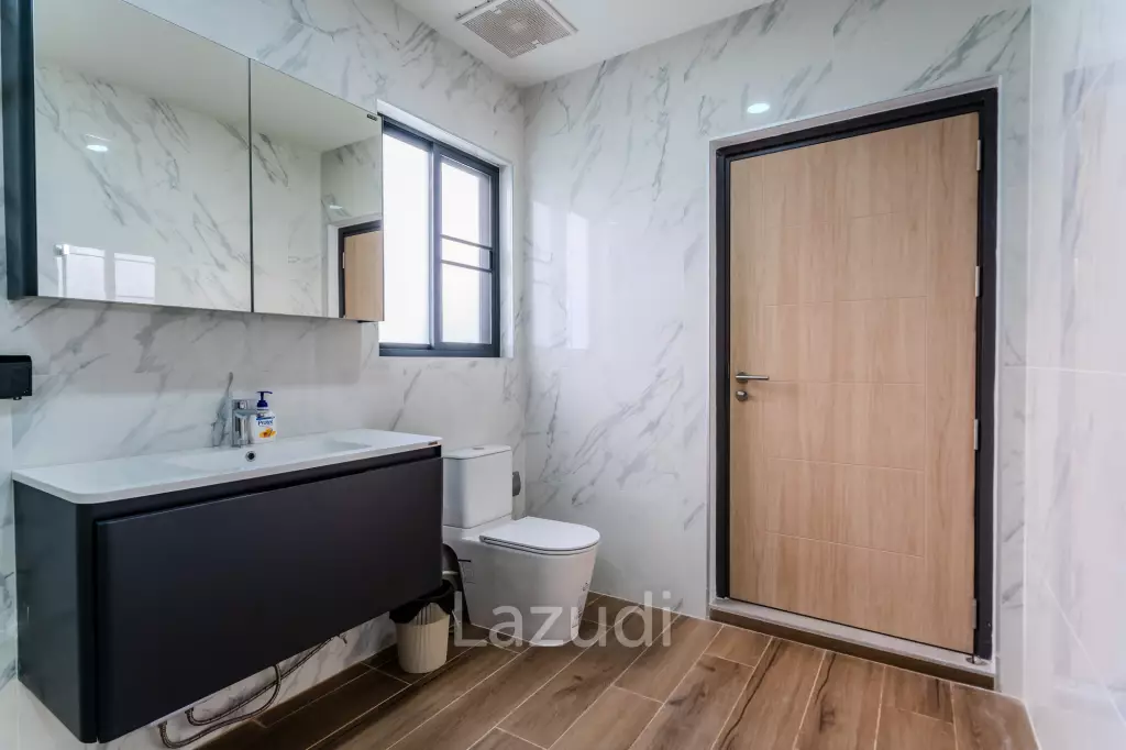 300 sqm modern pool villa in Pran Buri Moda Melody