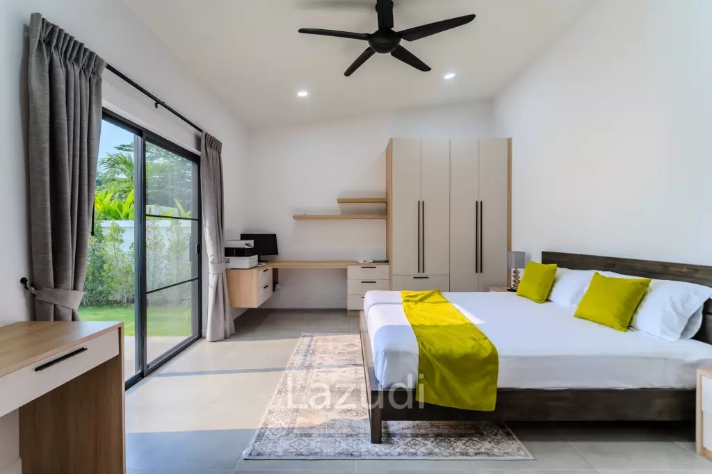 300 sqm modern pool villa in Pran Buri Moda Melody