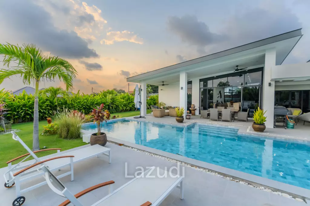 300 sqm modern pool villa in Pran Buri Moda Melody