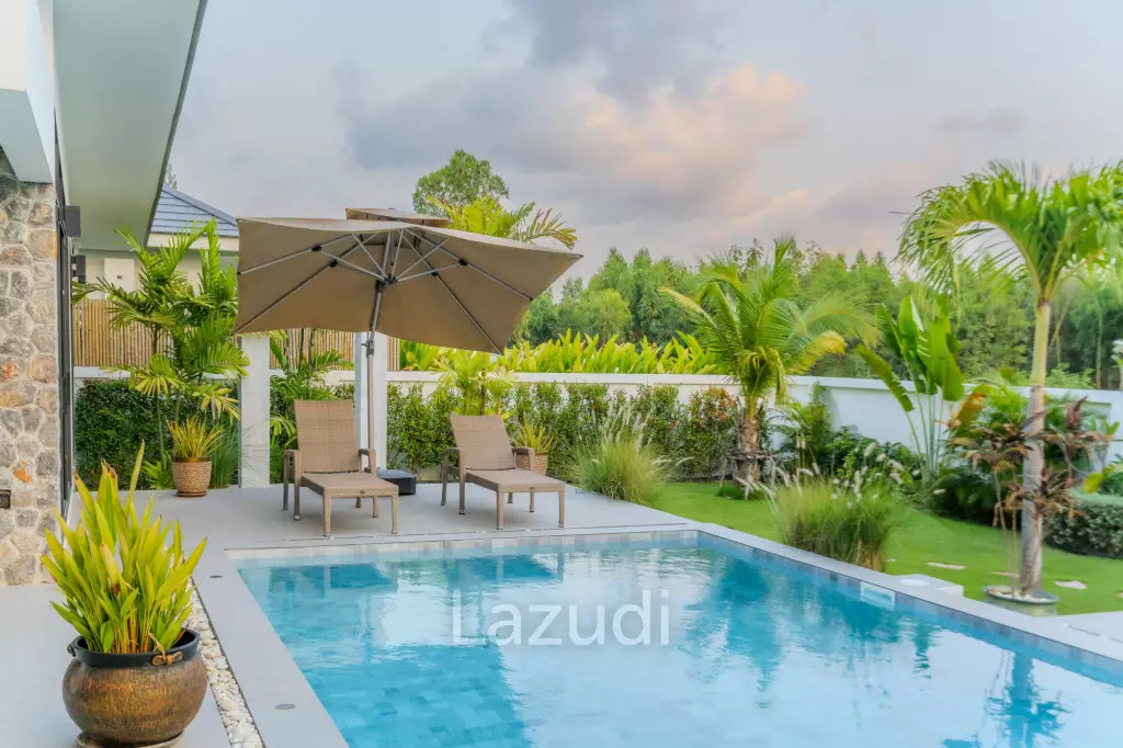 300 sqm modern pool villa in Pran Buri Moda Melody