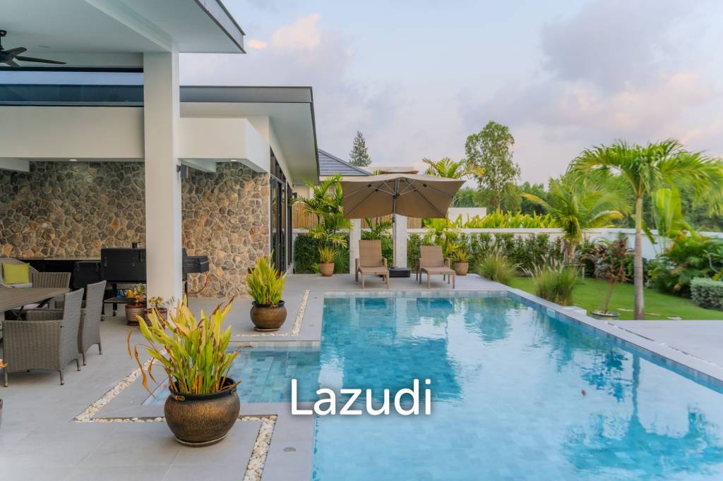 300 sqm modern pool villa in Pran Buri Moda Melody