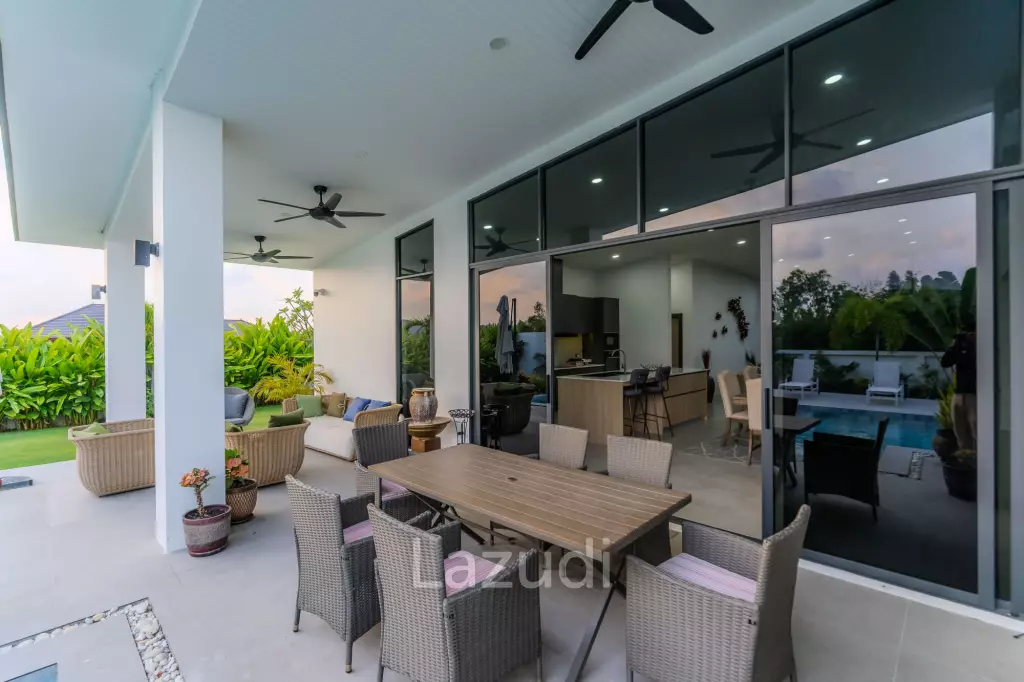 300 sqm modern pool villa in Pran Buri Moda Melody