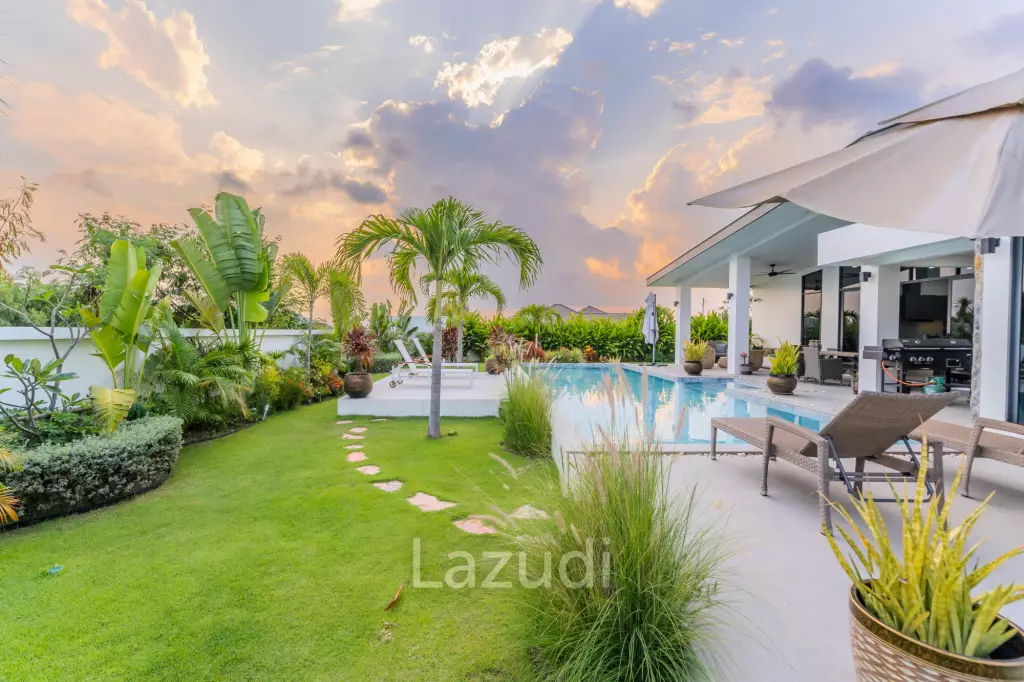 300 sqm modern pool villa in Pran Buri Moda Melody