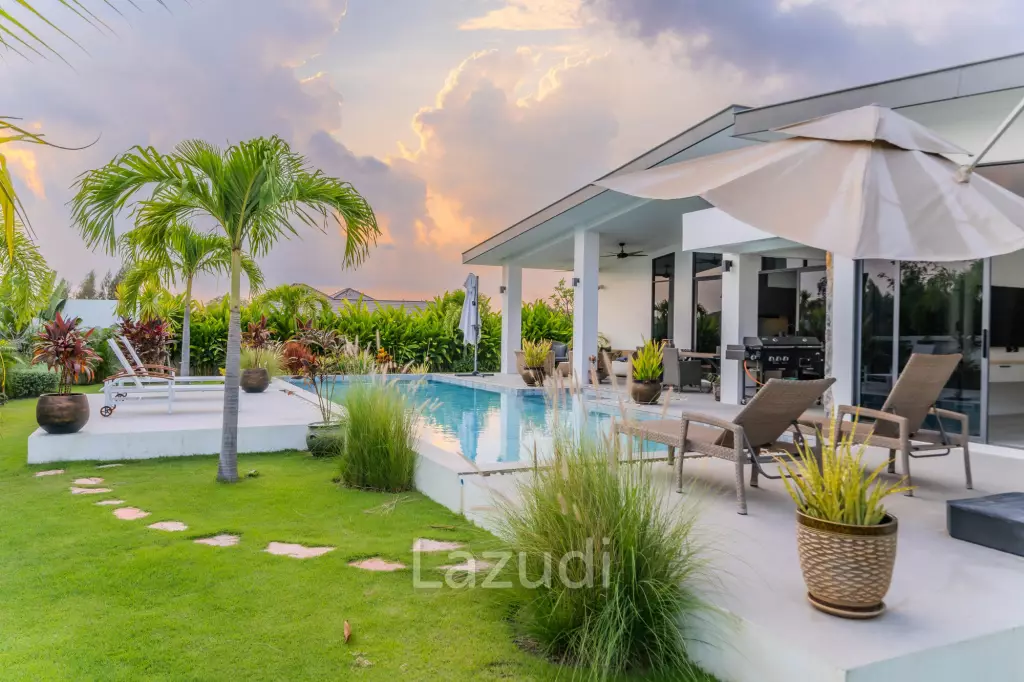 300 sqm modern pool villa in Pran Buri Moda Melody