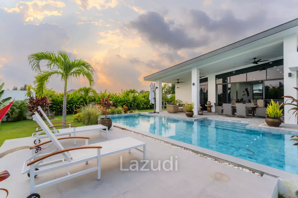 300 sqm modern pool villa in Pran Buri Moda Melody