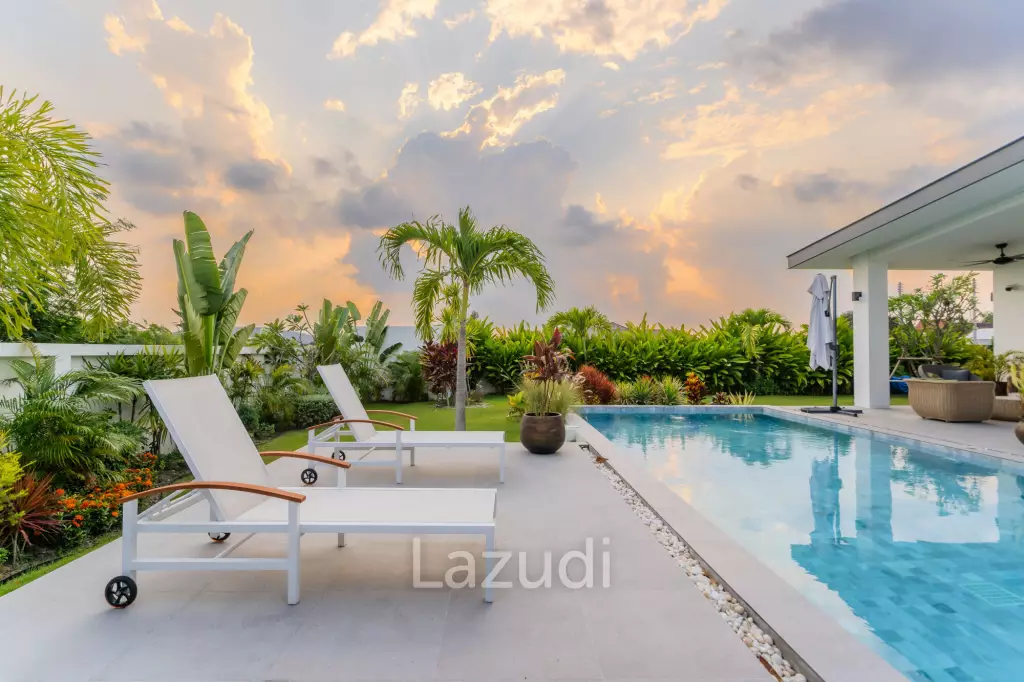 300 sqm modern pool villa in Pran Buri Moda Melody