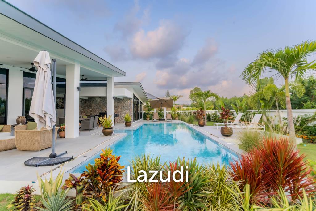 300 sqm modern pool villa in Pran Buri Moda Melody