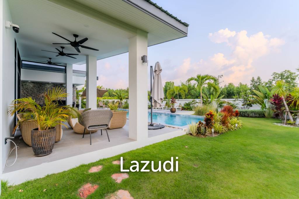 300 sqm modern pool villa in Pran Buri Moda Melody
