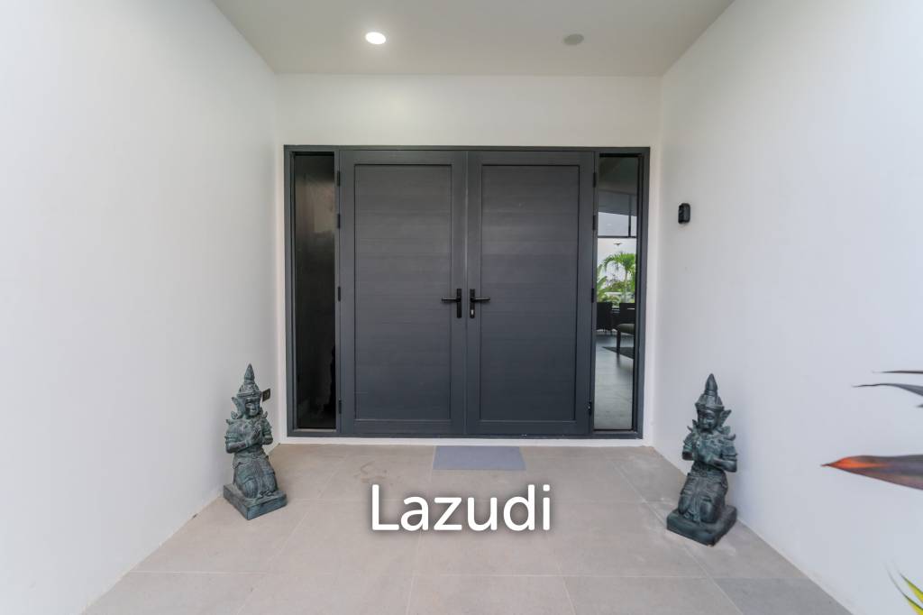 300 sqm modern pool villa in Pran Buri Moda Melody