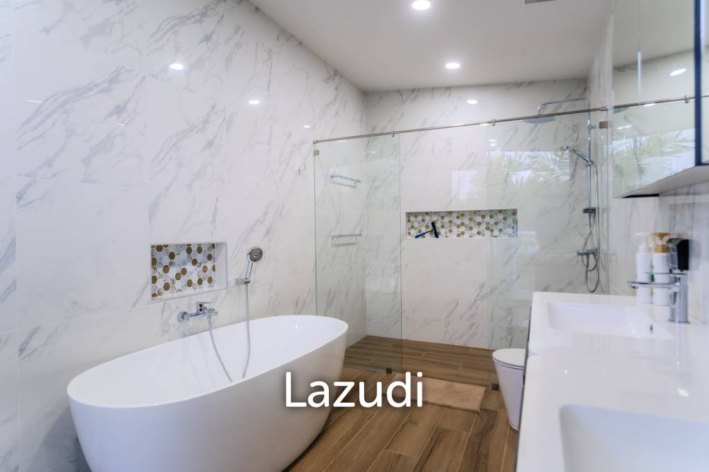 300 sqm modern pool villa in Pran Buri Moda Melody