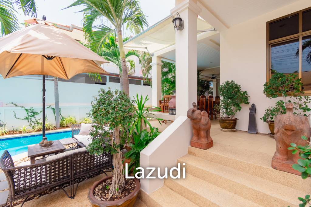 BAAN THAI BEACH VILLAGE :  2 Storey 3 Bed Pool villa near the beach