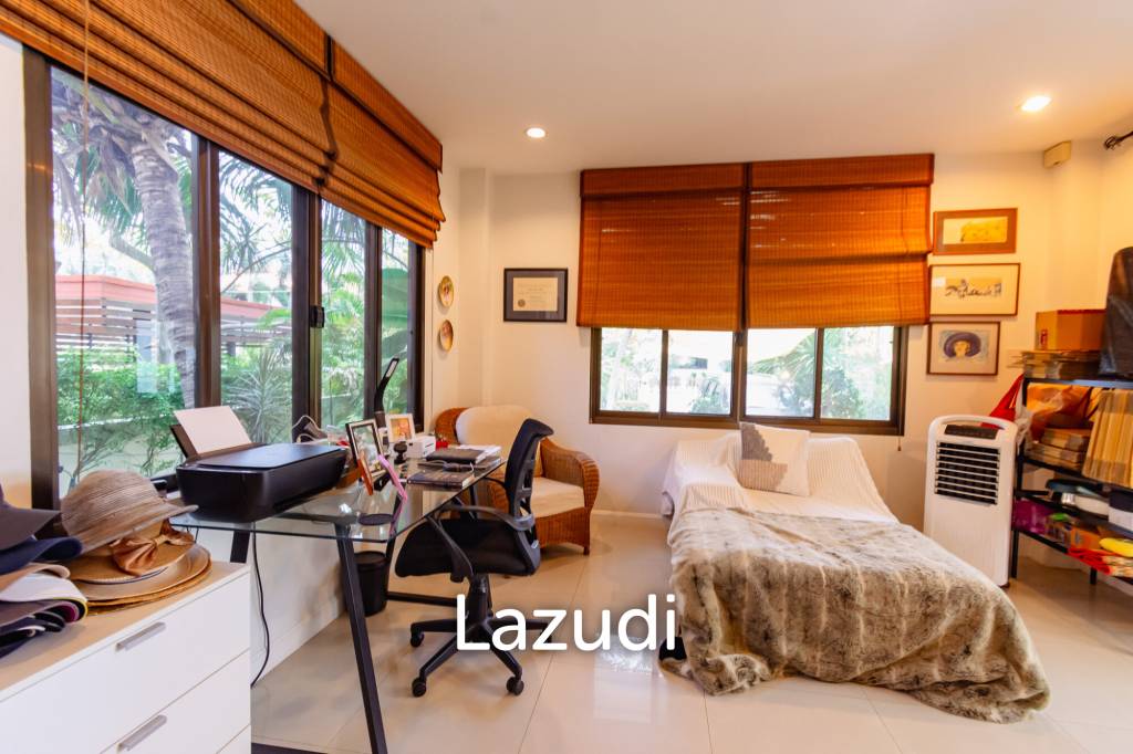 BAAN THAI BEACH VILLAGE :  2 Storey 3 Bed Pool villa near the beach