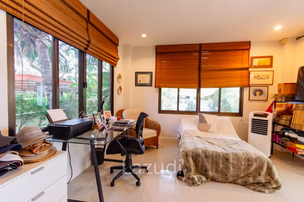 BAAN THAI BEACH VILLAGE :  2 Storey 4 Bed Pool / 3 bed + home office villa near the beach