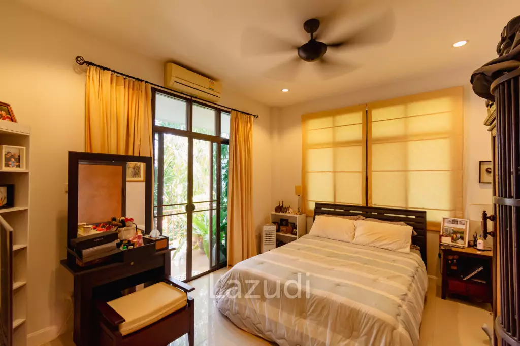 BAAN THAI BEACH VILLAGE :  2 Storey 4 Bed Pool / 3 bed + home office villa near the beach