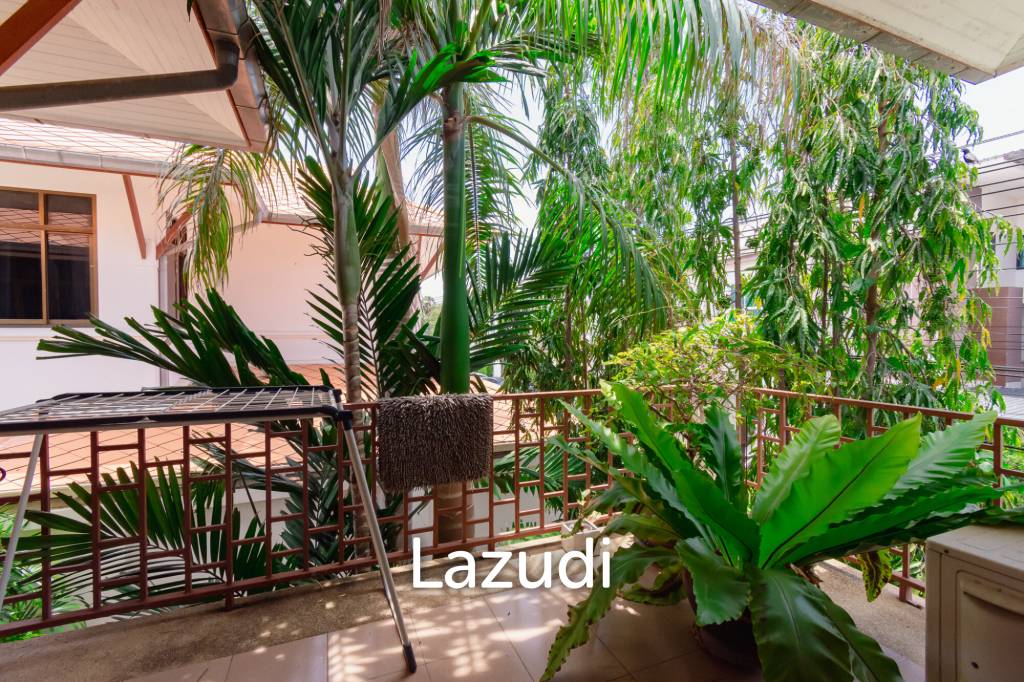 BAAN THAI BEACH VILLAGE :  2 Storey 3 Bed Pool villa near the beach