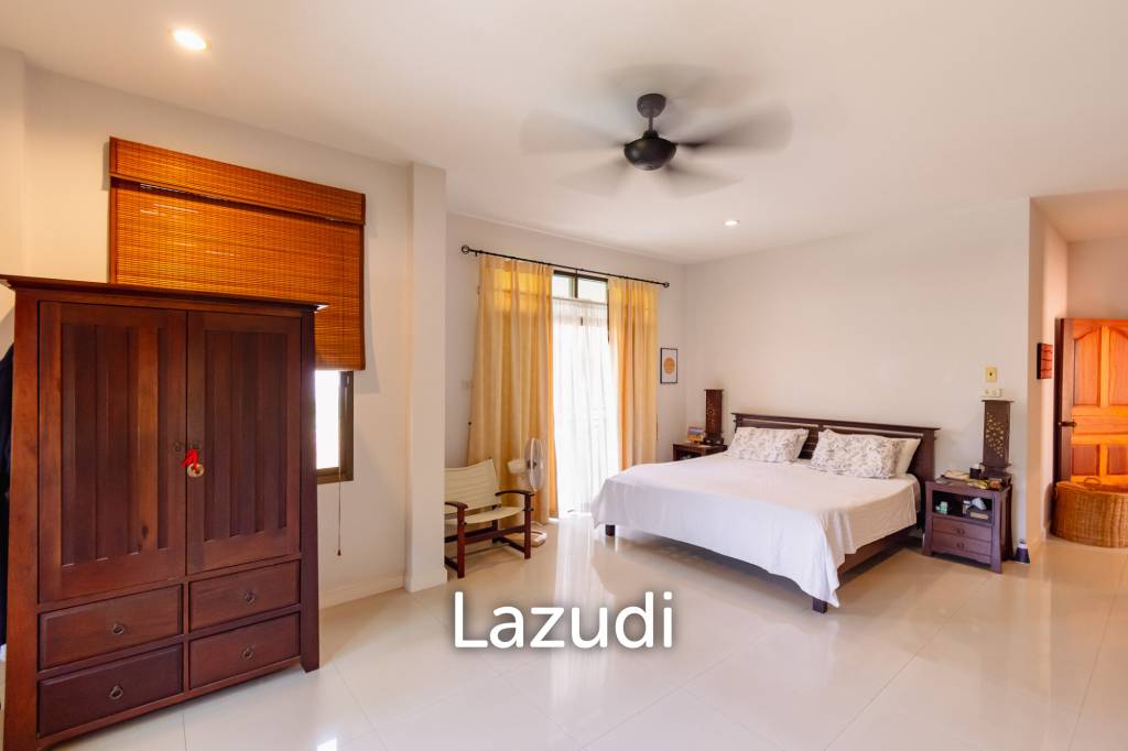 BAAN THAI BEACH VILLAGE :  2 Storey 3 Bed Pool villa near the beach