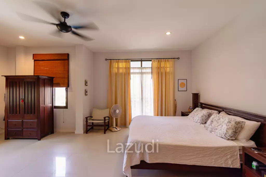 BAAN THAI BEACH VILLAGE :  2 Storey 4 Bed Pool / 3 bed + home office villa near the beach