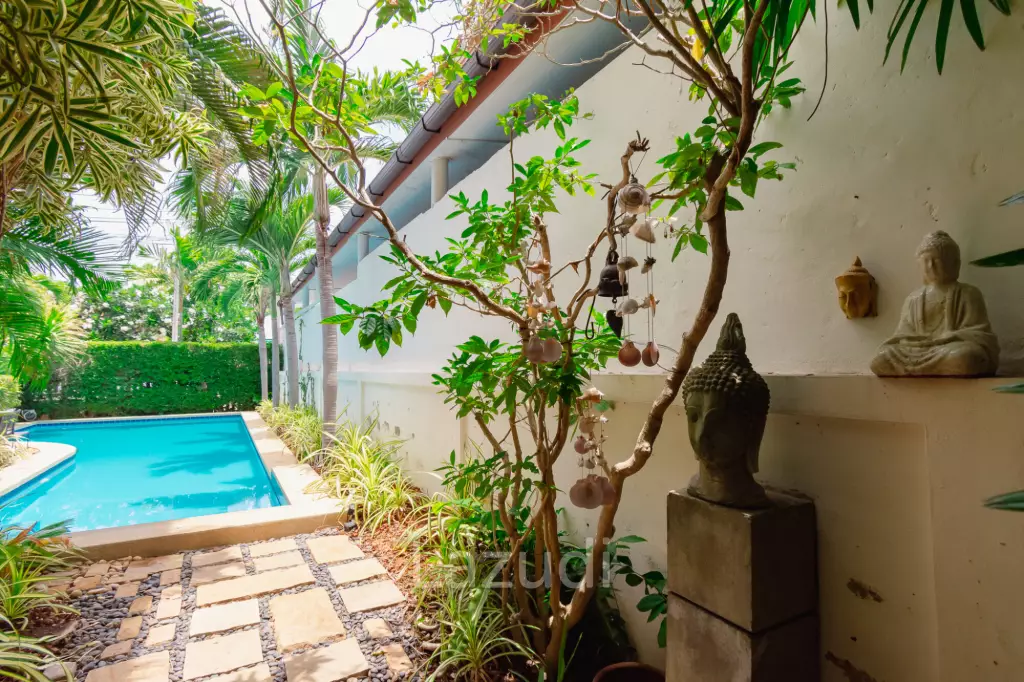 BAAN THAI BEACH VILLAGE :  2 Storey 4 Bed Pool / 3 bed + home office villa near the beach