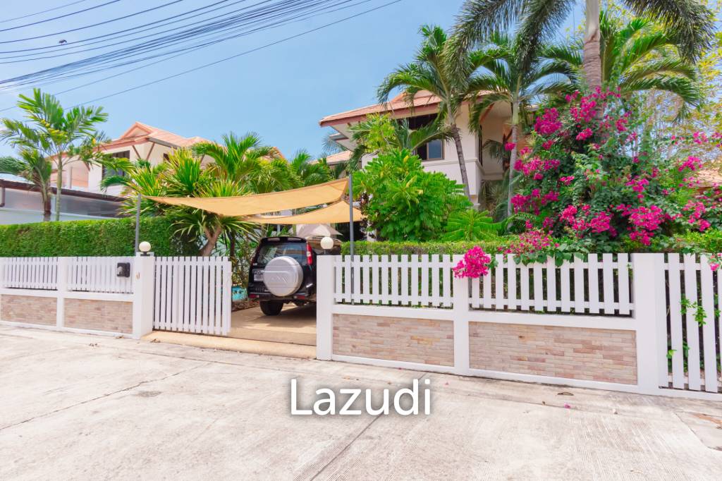 BAAN THAI BEACH VILLAGE :  2 Storey 3 Bed Pool villa near the beach
