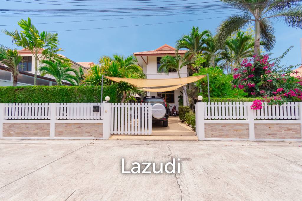BAAN THAI BEACH VILLAGE :  2 Storey 3 Bed Pool villa near the beach