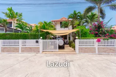 BAAN THAI BEACH VILLAGE :  2 Storey 4 Bed Pool / 3 bed + home office villa near the beach