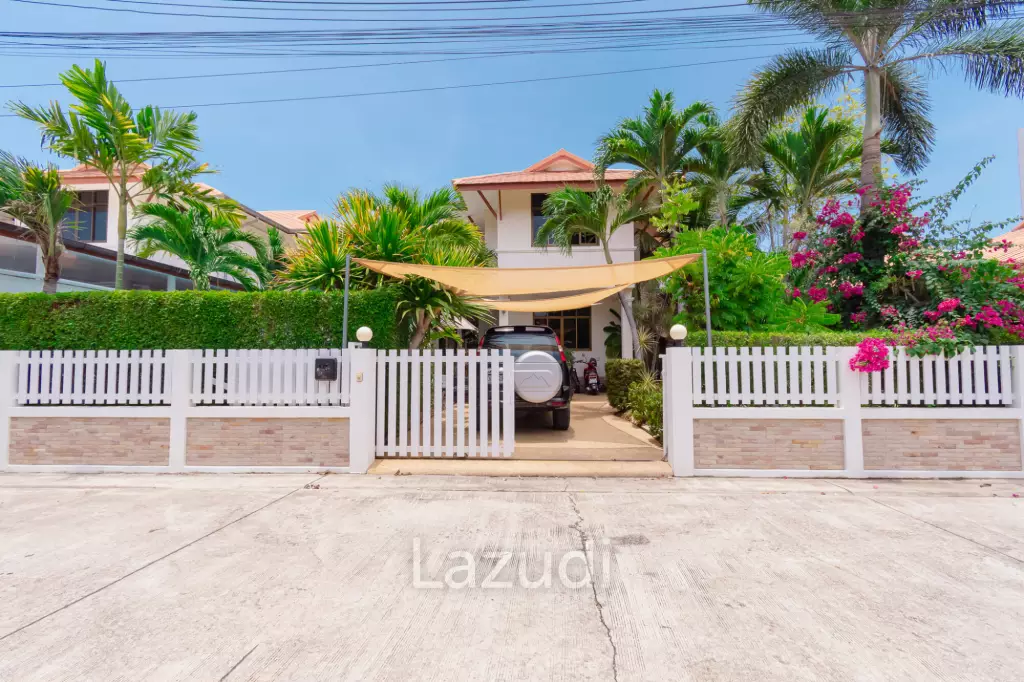 BAAN THAI BEACH VILLAGE :  2 Storey 4 Bed Pool / 3 bed + home office villa near the beach