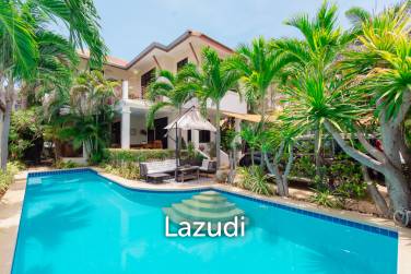 BAAN THAI BEACH VILLAGE :  2 Storey 4 Bed Pool / 3 bed + home office villa near the beach
