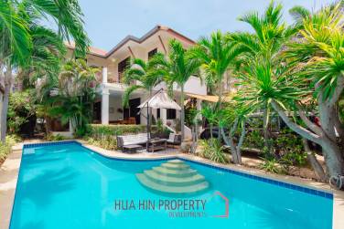 BAAN THAI BEACH VILLAGE :  2 Storey 4 Bed Pool / 3 bed + home office villa near the beach