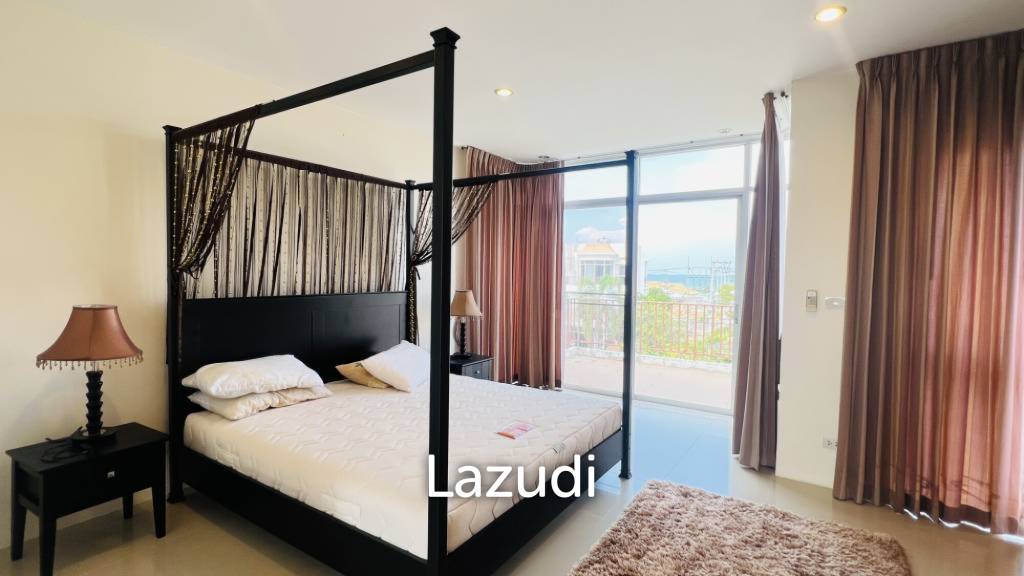 Boat House: 173 sqm modern 3-storey Townhouse
