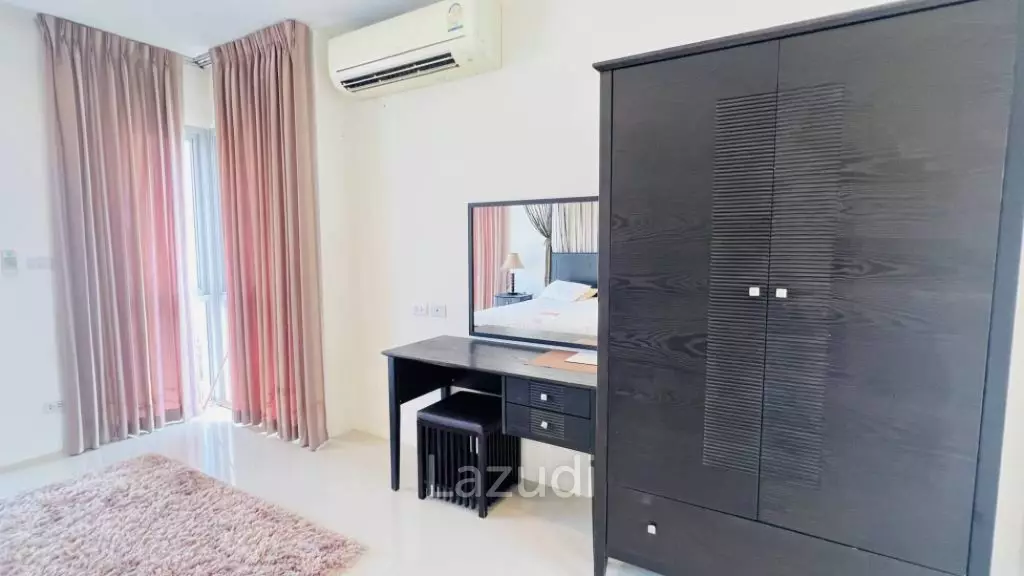 Boat House: 173 sqm modern 3-storey Townhouse