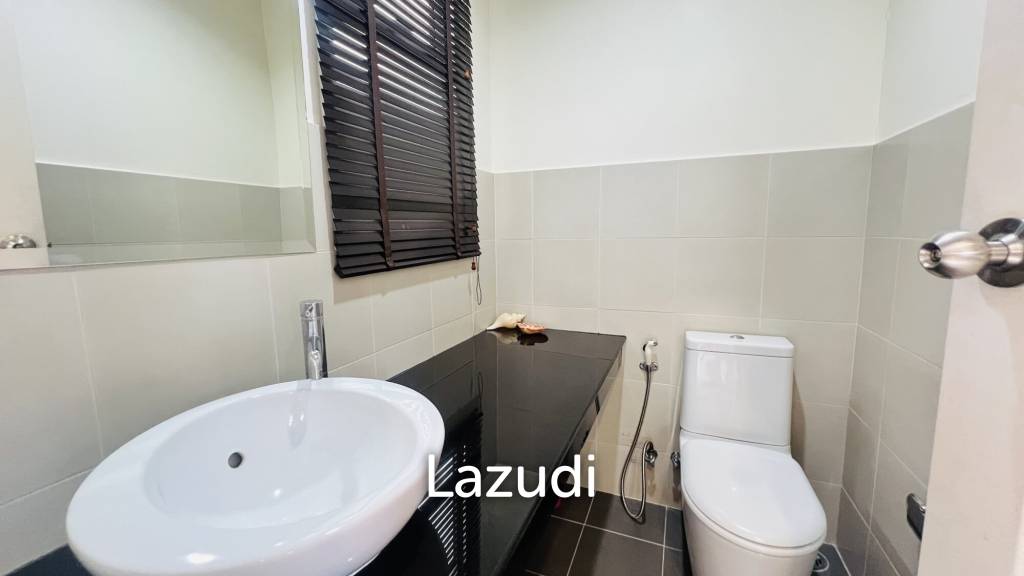 Boat House: 173 sqm modern 3-storey Townhouse