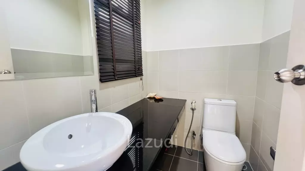 Boat House: 173 sqm modern 3-storey Townhouse