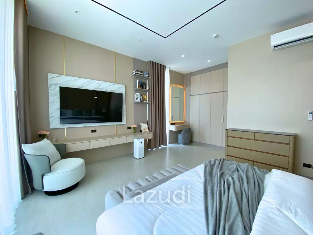 4 Bedrooms 5 Bathrooms  470 SQ.M. Chinnine Pool Villa
