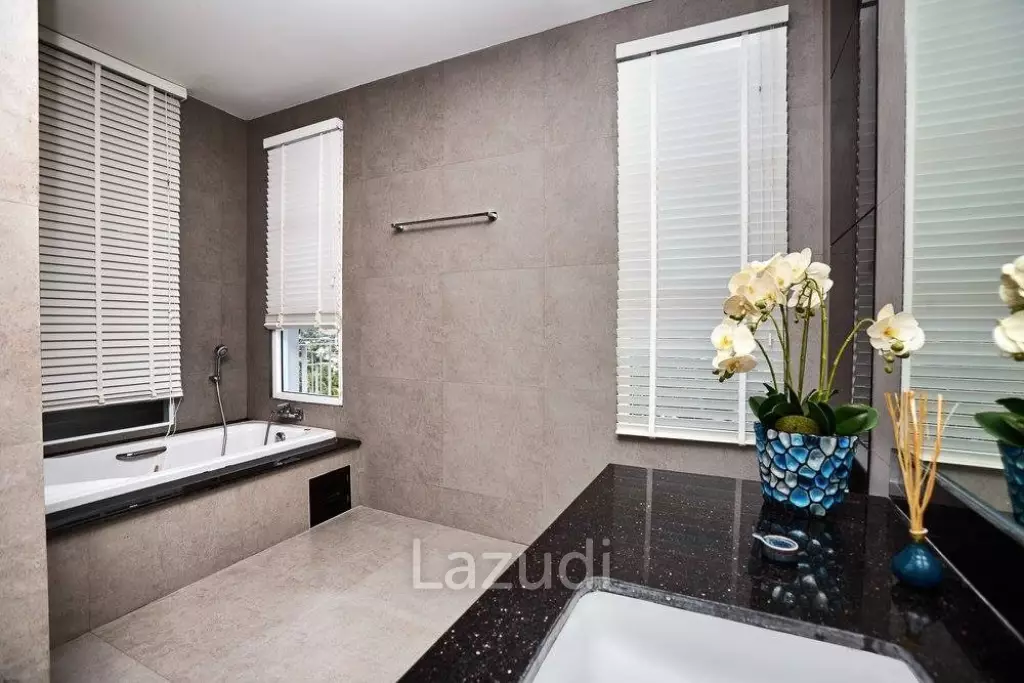 [Foreign Freehold] Sea View 2-Bed Condo in Plai Laem