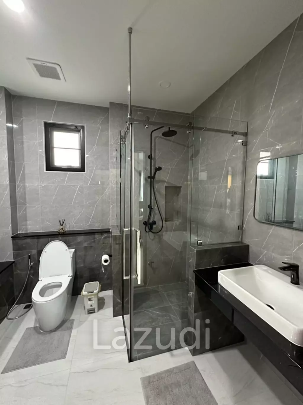 Newly built 2 Storey 4 Beds House and Private Pool, Mae Rim