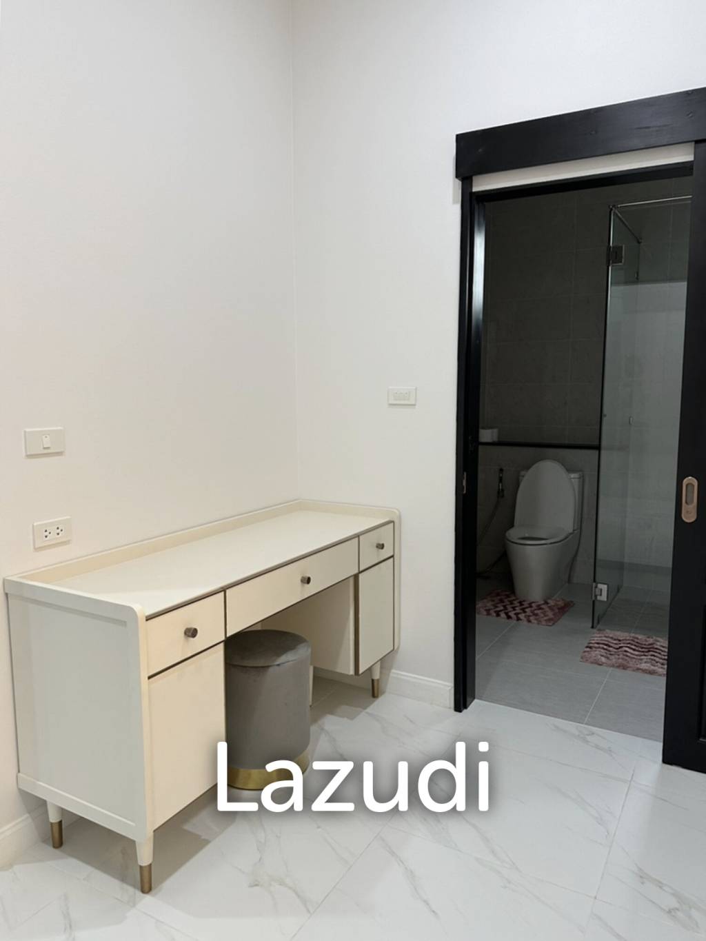 Newly built 2 Storey 4 Beds House and Private Pool, Mae Rim