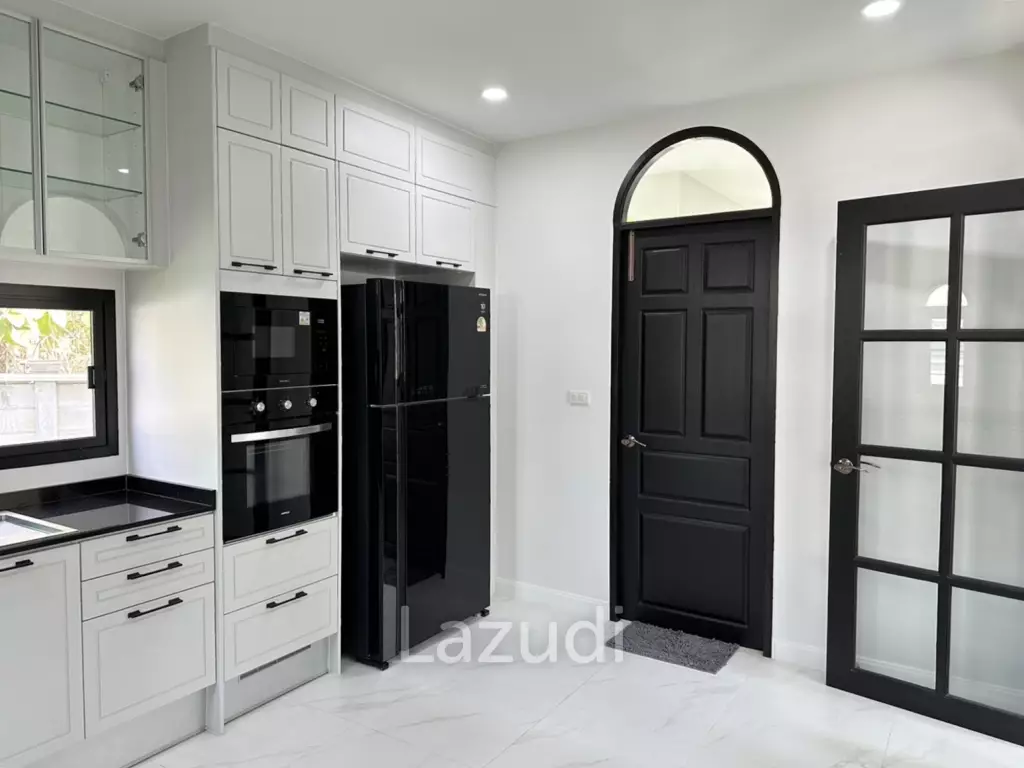 Newly built 2 Storey 4 Beds House and Private Pool, Mae Rim