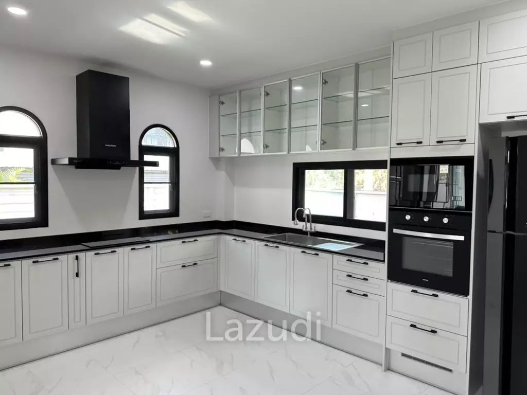 Newly built 2 Storey 4 Beds House and Private Pool, Mae Rim