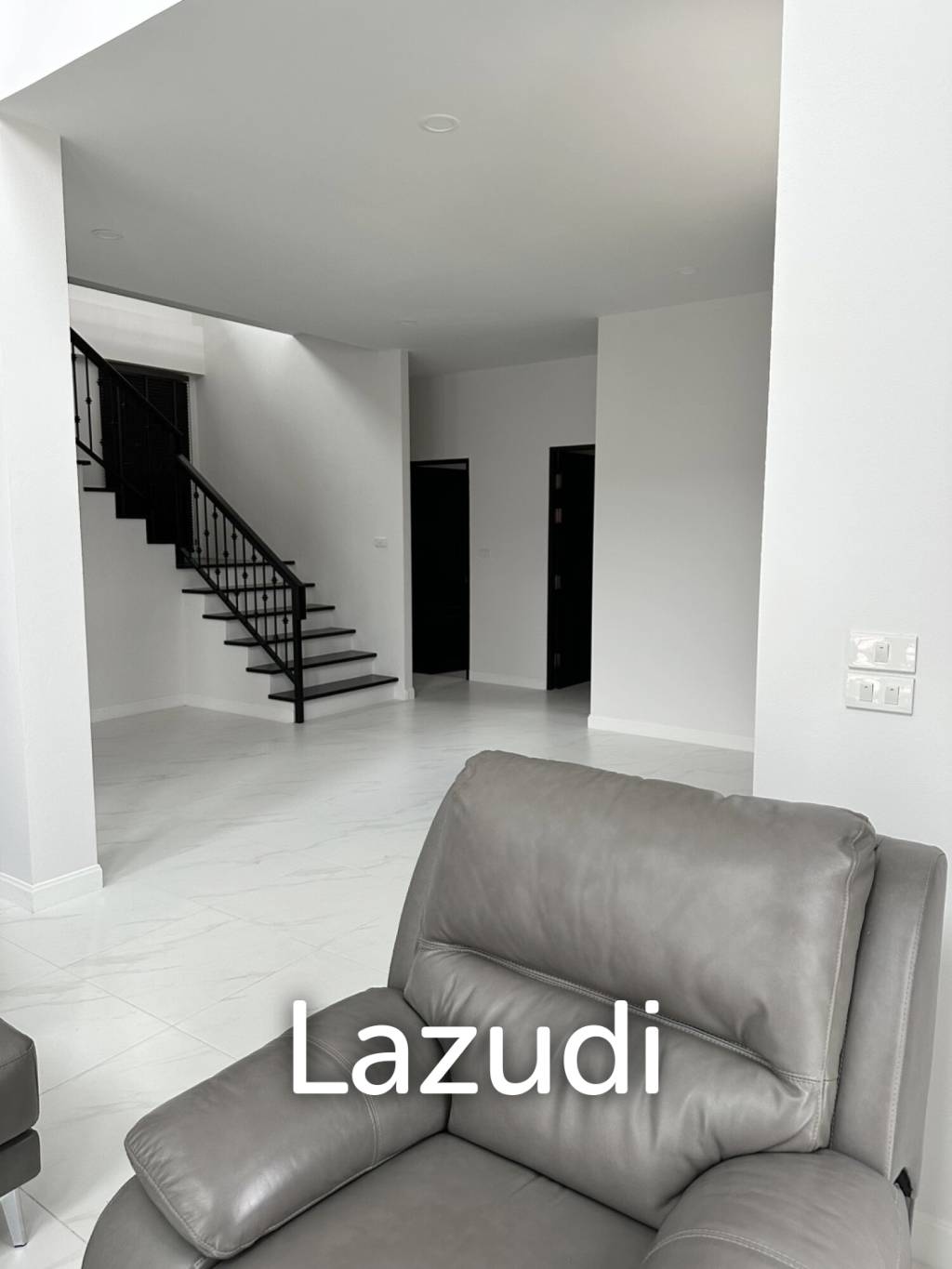 Newly built 2 Storey 4 Beds House and Private Pool, Mae Rim