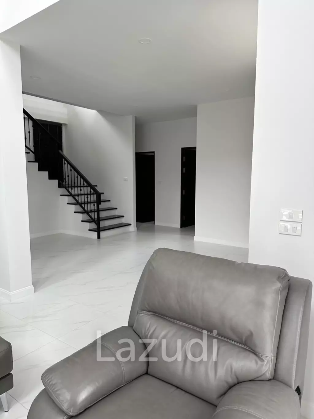 Newly built 2 Storey 4 Beds House and Private Pool, Mae Rim