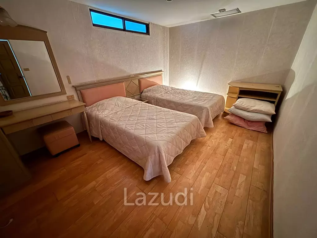 BAAN RABIANG CHAN : 4 Bed Beachfront Condo