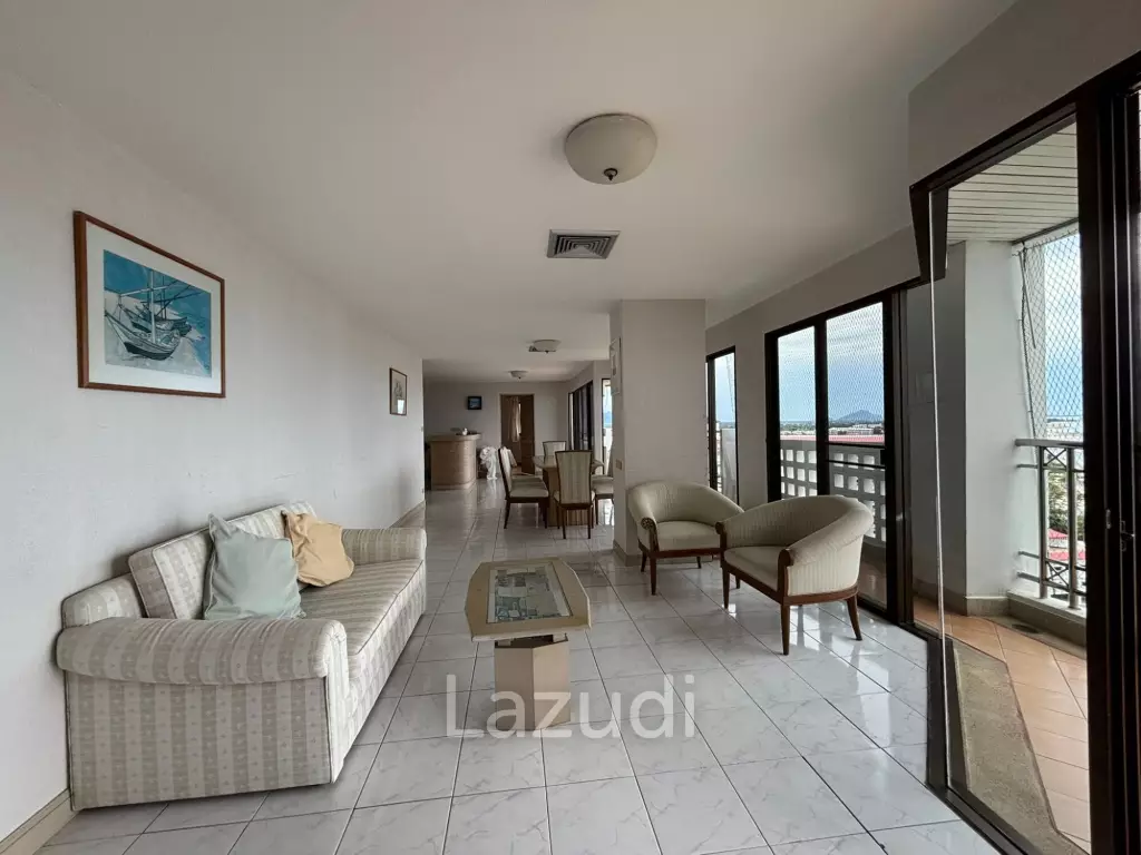 BAAN RABIANG CHAN : 4 Bed Beachfront Condo