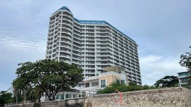 BAAN RABIANG CHAN : 4 Bed Beachfront Condo