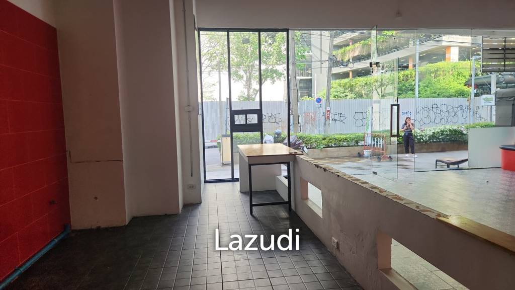 82 sqm Retail Space for Rent on Phrom Phong | Main Road Sukhumvit 22 | Opposite Emsphere