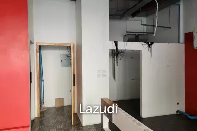 82 sqm Retail Space for Rent on Phrom Phong | Main Road Sukhumvit 22 | Opposite Emsphere