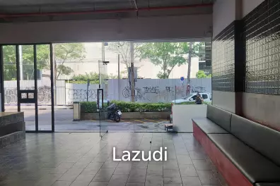 82 sqm Retail Space for Rent on Phrom Phong | Main Road Sukhumvit 22 | Opposite Emsphere