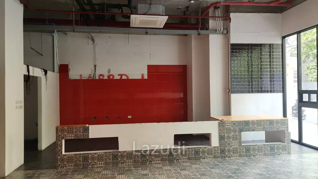 82 sqm Retail Space for Rent on Phrom Phong | Main Road Sukhumvit 22 | Opposite Emsphere