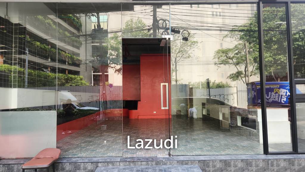 82 sqm Retail Space for Rent on Phrom Phong | Main Road Sukhumvit 22 | Opposite Emsphere