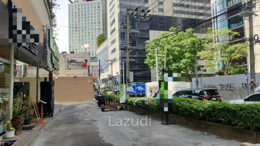 82 sqm Retail Space for Rent on Phrom Phong | Main Road Sukhumvit 22 | Opposite Emsphere