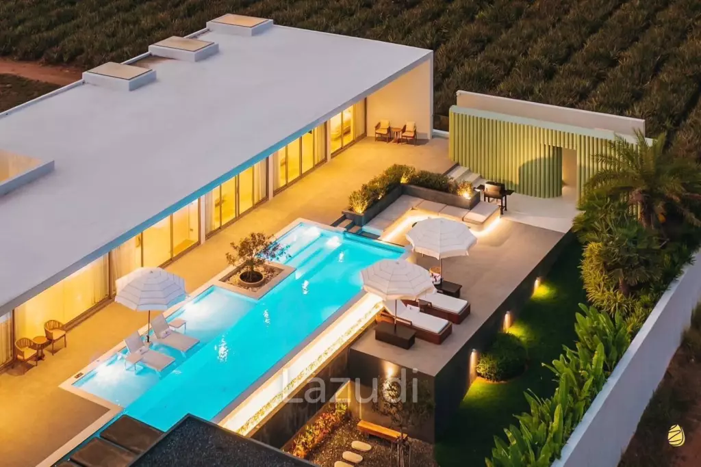 Pinepilla Pool Villa: Modern Luxury in Pranburi